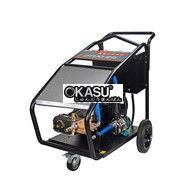 Máy phun nước áp lực cao BF2250 500 bar để loại bỏ rỉ sét trên boong tàu