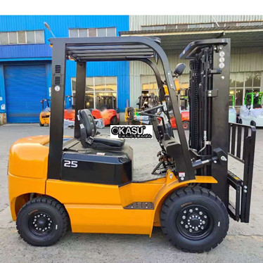 xe nang dau 2.5 tan kusami ksm25t hinh 1