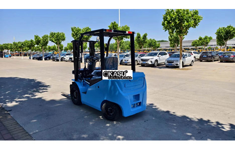 xe nang dien ngoi lai 3 tan kusami ksm30e hinh 3