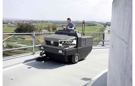 xe quet hut ngoi lai karcher km 150/500 r d classic hinh 2