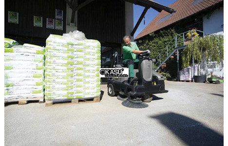 xe quet hut ngoi lai karcher km 105/110 r g+kssb hinh 2