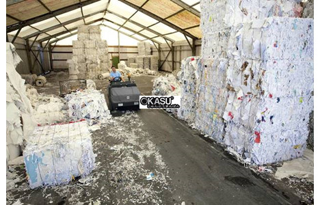 xe quet hut ngoi lai karcher km 130/300 r d hinh 2