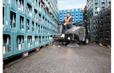 xe quet hut ngoi lai karcher karcher km 125/130 r g+kssb hinh 2