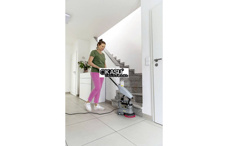 may lam sach cau thang karcher bd 17/5 c hinh 2