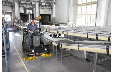 xe quet hut ngoi lai karcher km 105/110 r bp+kssb hinh 2