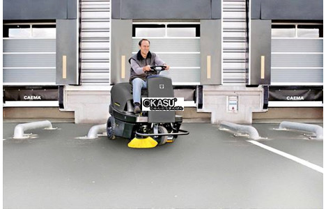 xe quet hut ngoi lai karcher km 100/100 r g hinh 2