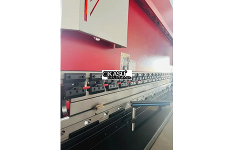 may chan cnc dien thuy luc 110t4000 hinh 5