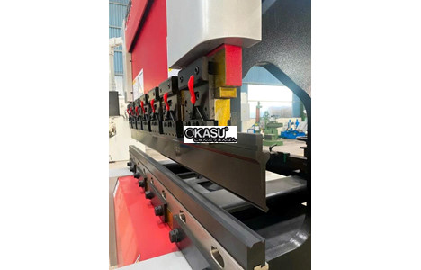 may chan cnc truc duoi len 50t1600 hinh 3