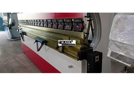 may chan cnc dien thuy luc 300t4000 hinh 4