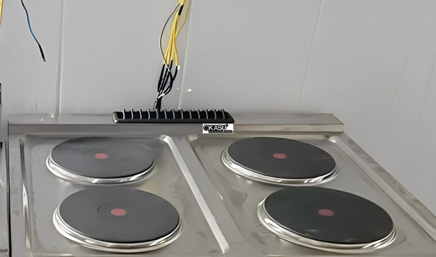 bep au 4 hong co lo nuong dung dien ozti osoef 8070            hinh 1