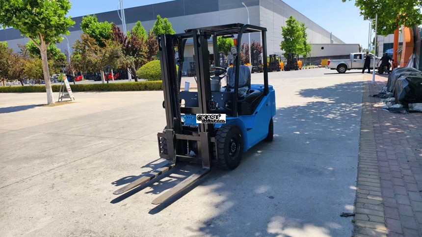 xe nang dien ngoi lai 3 tan kusami ksm30e hinh 2