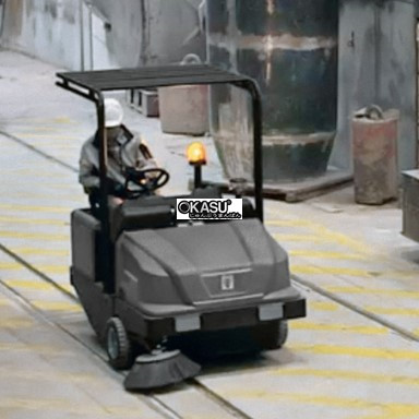 xe quet hut ngoi lai karcher km 120/250 r d classic hinh 1