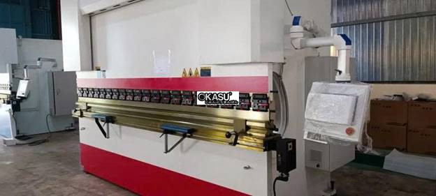 may chan cnc dien thuy luc 300t4000 hinh 1