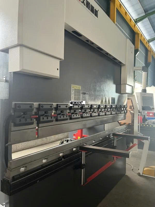 may chan cnc dien thuy luc 70t2500 hinh 2