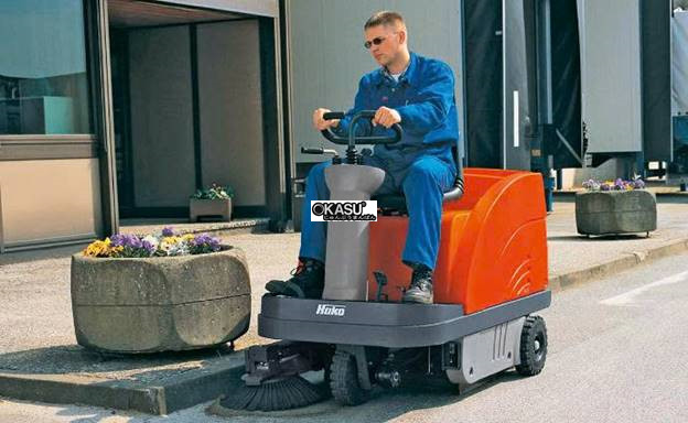 xe quet rac ngoi lai sweepmaster 900 r hinh 1