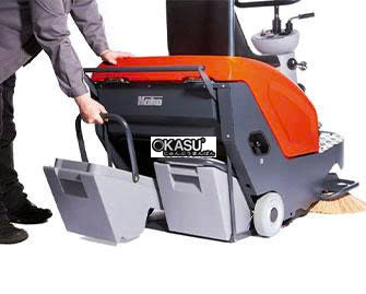 xe quet rac ngoi lai sweepmaster b800 r hinh 1